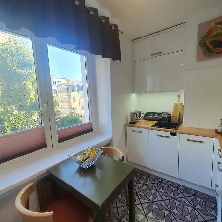Center - Walking Distance To Everything - Beach, Downtown, Shops, Cafes * Sopot