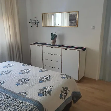 Center - Walking Distance To Everything - Beach, Downtown, Shops, Cafes *